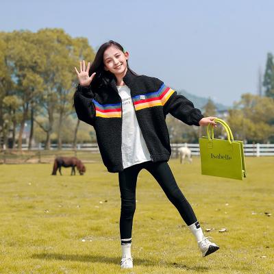 Китай Шерстяное пальто для девочек из овечьей шерсти с утолщенной строчкой в ​​цветную полоску продается
