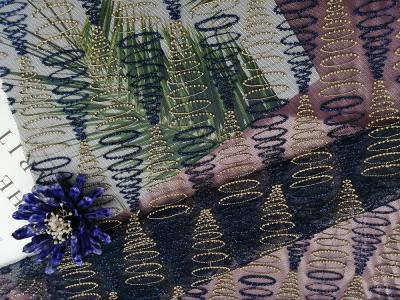 Китай Вышитый двор шнурует геометрическую ткань сетки для платьев девушек продается