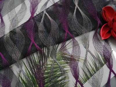 China Tela coloreada geométrica del bordado de la púrpura casera de las materias textiles en venta