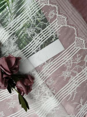 Китай Ткань отделки шнурка ресницы полиэстера Scallop белая для Bridal платья продается