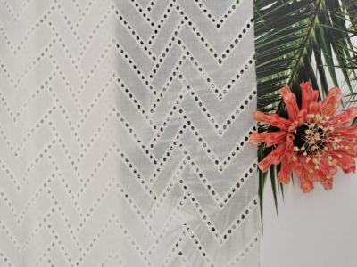 China Tela bordada cremallera blanca del cordón del algodón del 125CM en venta
