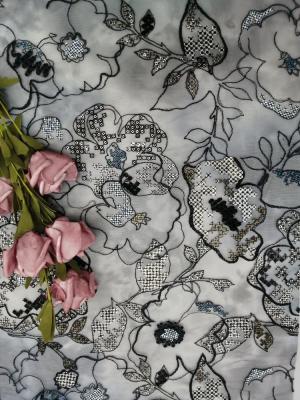 China La lentejuela floral del cordón del 125CM bordó la tela para las blusas del vestido en venta