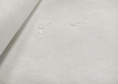Chine Le textile non tissé Fonte-soufflé pelucheux, bonne filtrabilité, peut être employé comme matériel de filtre à air à vendre