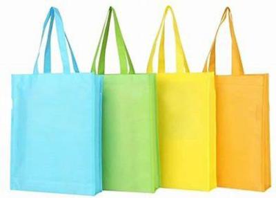 Chine Tissu non-tissé adapté aux besoins du client de Spunbond de polypropylène pour des sacs/vêtements à vendre