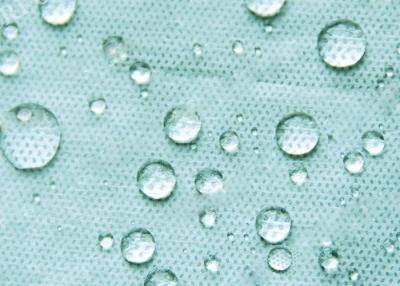 China Rollo no tejido de la tela de la prenda impermeable, tela no tejida 100% de Spunbond del polipropileno 80gsm en venta