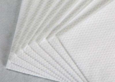 China 40Gsm Spunlace Nonwoven Fabric Lightweight Plain Style Microfiber Fabric for sale