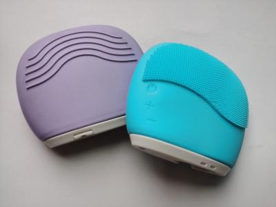 China Customized Portable Deep Cleansing Facial Tool Electric Silicone Face Cleanser for sale
