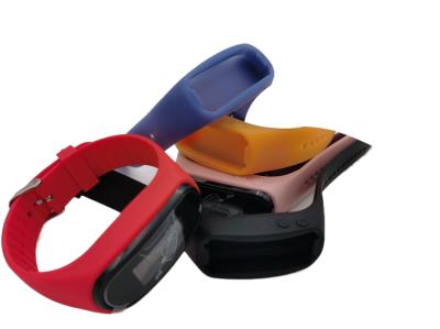 China Multifunktioneel fitness voetmeter horloge stappen teller armband met calorie tracker Te koop