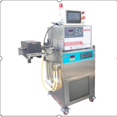 China 50-120 enchimento líquido automático de BPM e tamanho principal de selagem de selagem 30-140mm da indução da máquina à venda