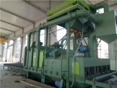 China Stahlplatten-Strahlenen-Maschine der Entrostungs-2m/min mit Sprühlinie zu verkaufen