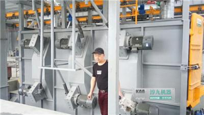 China Automóvil que limpia eficacia alta de la máquina catenaria del chorreo con granalla de 1500*1200m m en venta