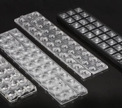 China Lente LED linear personalizada transparente com forma quadrada retangular à venda