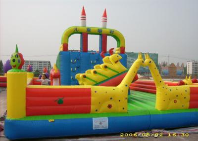 China Parque de atracciones inflable del patio al aire libre con la lona del PVC de 0.55m m en venta