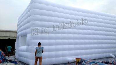 China Cubique la tienda inflable del acontecimiento de la estructura con el ventilador 1500W para los acontecimientos al aire libre en venta