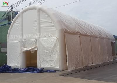 China Pvc sporttent opblaasbaar tennisveld grote kubus bruiloft LED licht grote opblaasbare tenten Te koop