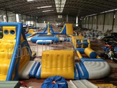 China Parques inflables gigantes del agua, equipo inflable del parque de la aguamarina para los adultos y niños en venta