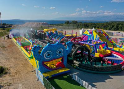 China juego de niños inflable de los juegos del carnaval de los deportes del curso de los 300M Long Monster Obstacle para al aire libre en venta