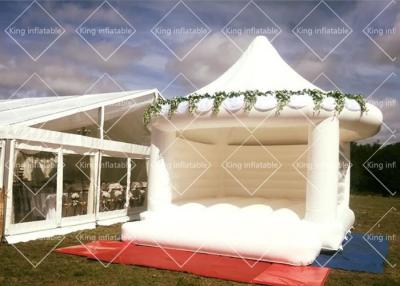 China Het openlucht Witte 4x3.5m Kasteel van Carrousel Opblaasbare Bouncy voor Huwelijksgebruik Te koop