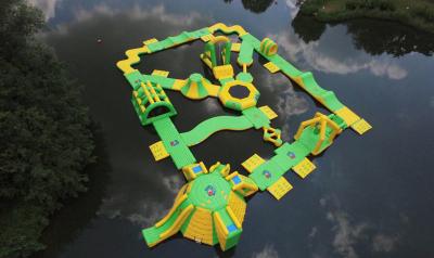 Cina Adulto ed acqua gonfiabile Jumper Floating Obstacle Course dei bambini in vendita