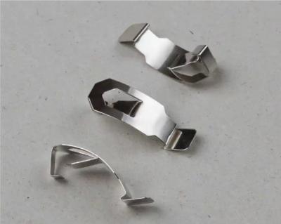 China Bracket de metal reforzado personalizado con forma de U Bracket de acero inoxidable para estantes en venta