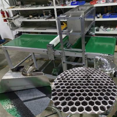 China Máquina del filtro del esparcidor del carbono del panal del equipo de fabricación del filtro del OEM en venta