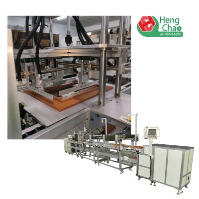 China Máquina de fabricação de filtros de automóveis de alta pressão 0,6-0,8 MPa com tamanho personalizado e tecido não tecido à venda