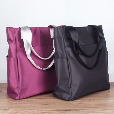 China Women fashion 15.6 inch large travel tablet sleeve zippered hand bag laptop tote bag with laptop pocket for sale