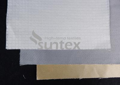 Chine Tapis ignifuges de gril de fibre de verre enduite de silicone adaptés aux besoins du client par vente en gros de la Chine à vendre