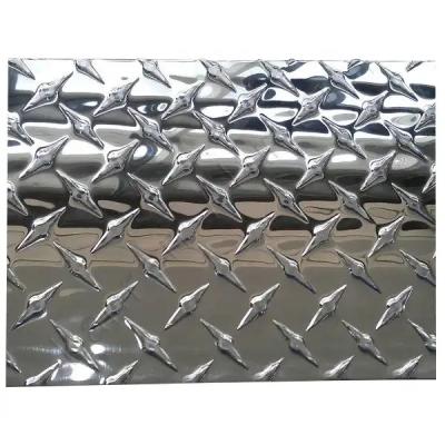 Chine 8mm Diamond Plate Sheet Metal Embossed en aluminium ont perforé la feuille en aluminium de plat de contrôleur à vendre