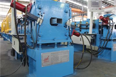 中国 機械油圧Decoilerを形作る電流を通された鋼鉄Downspoutロール1インチの鎖3トン 販売のため