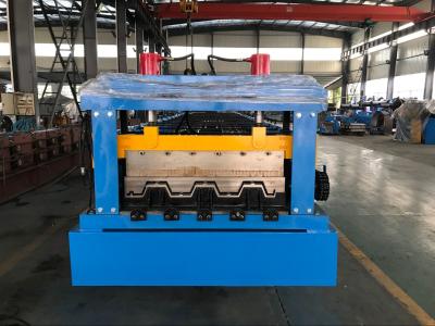 China 0.8 - 1.2mm Thickness floor decking forming machine Chain Drive for sale