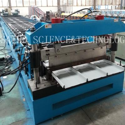 China Chain Drive Roofing Roll Forming Machine With 5T Manual Decoiler for sale