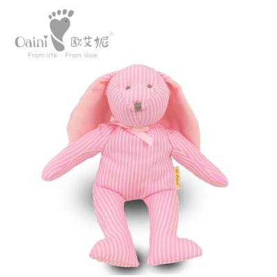 Chine Le rose de 37 x de 24cm a bourré Bunny Toy Stripe Rabbit Animal Customized à vendre
