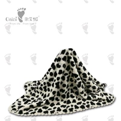 China Leopard Skin Pattern PP Cotton Stuffed Baby Loveable Infant Quilt For Newborn for sale