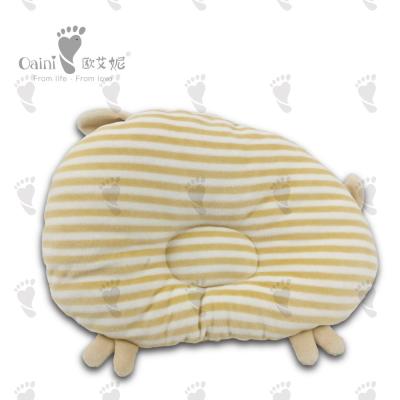 Chine Oreiller en peluche 25 x 35 cm Oreiller en peluche de mouton en forme de tête de bébé à vendre