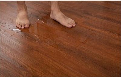 China LVT Wood Flooring 2.0 Mm Protective Wear Layer 0.07mm Water-Proofed for sale