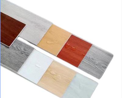 中国 豪華な木製板 粘着物 ダウン LVT 床 耐久性 & B2B ホーム & オフィス 装飾のために簡単にインストール 販売のため