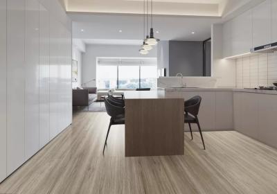 China Pegamento abajo 2m m 6×36” Grey Office Wood LVT que suela la capa ULTRAVIOLETA en venta