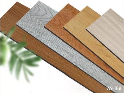 China Telha de madeira do PVC que pavimenta a instalação fácil traseira seca de 1.5mm à venda