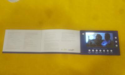 China a brochura video do painel LCD relativo à promoção de alto impacto do cartão de papel 7inch tri dobrou o livro video da propaganda à venda