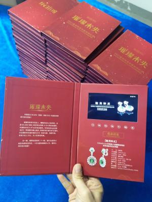 中国 Custom design A5 book size 5inch LCD Screen promotional video book video Jewelry Advertisement 販売のため