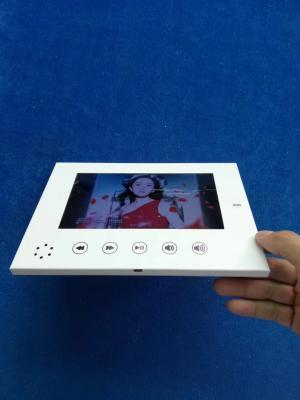 中国 Exceptional quality  promotional paper card 7inch screen video greeting card white blank card digital display 販売のため