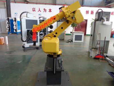 Cina Macchina per la frantumazione automatica del robot del acciaio al carbonio, macchina di lucidatura di CNC di operazione del robot in vendita