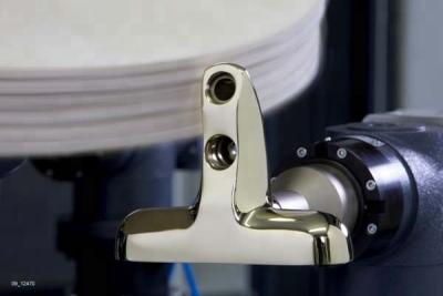 Китай Робототехнический полируя поверхностный точильщик обрабатывая автоматическую меля и полируя машину для мобильного ножа случая продается