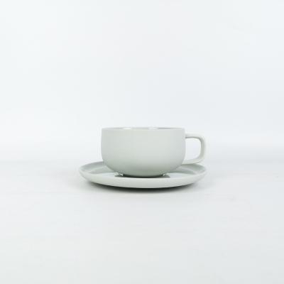 中国 Wholesale Chaozhou Elegant Light Grey Coffee Cup Porcelain Tea Pot Set Manufacturers Coffee Cup Saucer 販売のため