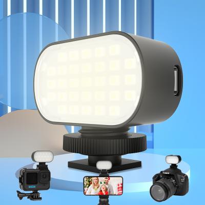 China Special Rechargeable Mini Kitway RGB Vlog Mini Camera Vlog Light 750mAh Professional Professional Video Lamp à venda