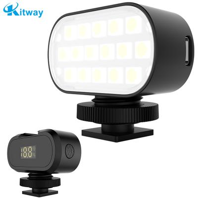 China Mini Kitway Camera Fill Lamp Lighting Professional 750mAh Rechargeable LED Photography Beauty Selfie RGB Vlog Video Light à venda