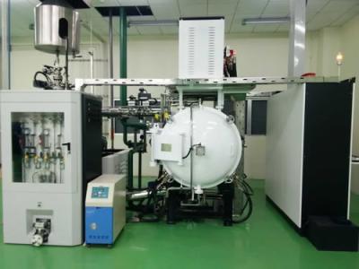 China Tarifa periódica 3Pa/H de la salida del vacío de la calefacción del horno de sinterización del vacío del control automático en venta