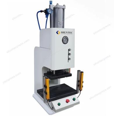 China Máquina de prensa pneumática hidráulica personalizada Máquina de prensa térmica pneumática à venda