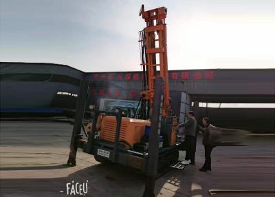 Κίνα Μεγάλη εγκατάσταση γεώτρησης διατρήσεων φρεατίων νερού ST-200 αντιολισθητικών αλυσίδων πνευματική με τον αεροσυμπιεστή Kaishan προς πώληση